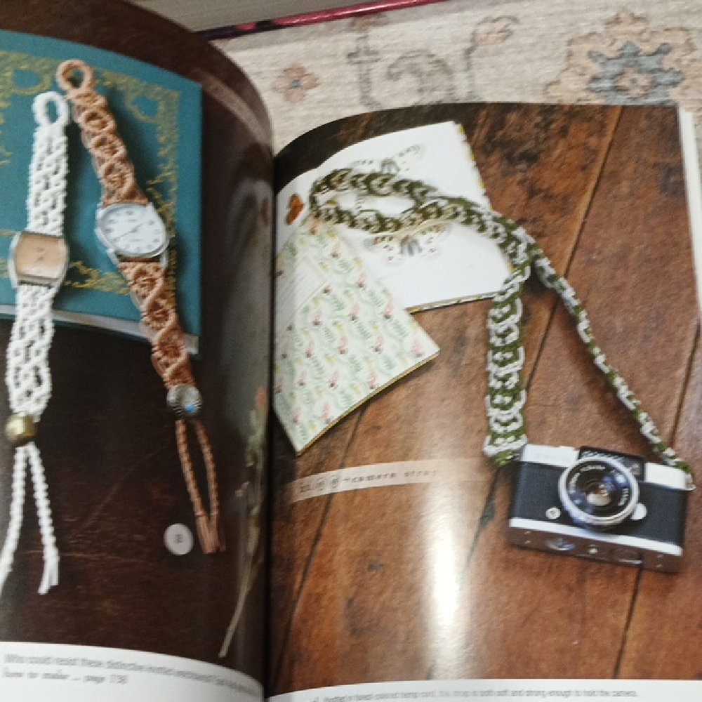 Macramé Pattern Book - Picture 3 of 6